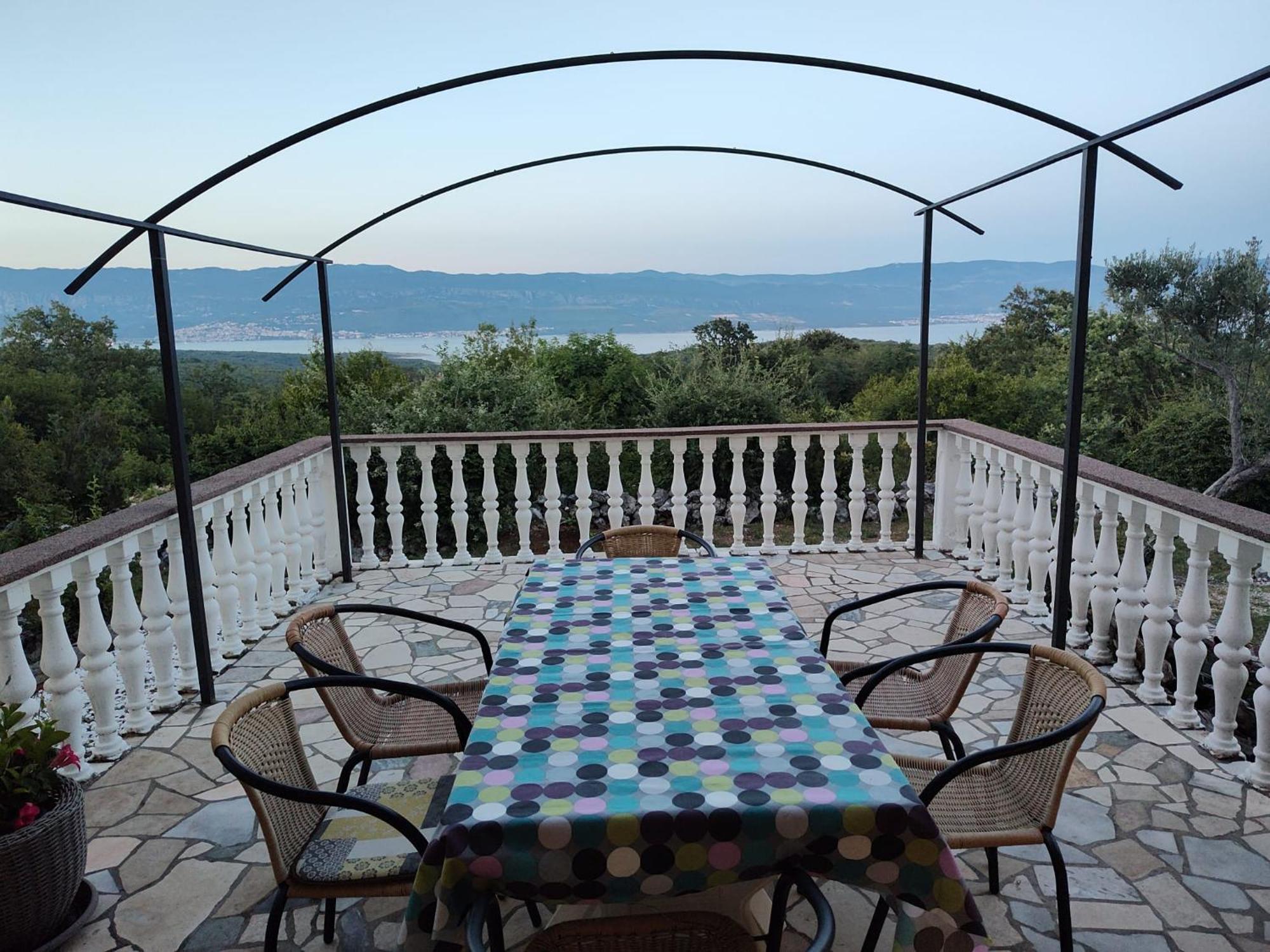 Hilltop Villa Risika Luaran gambar