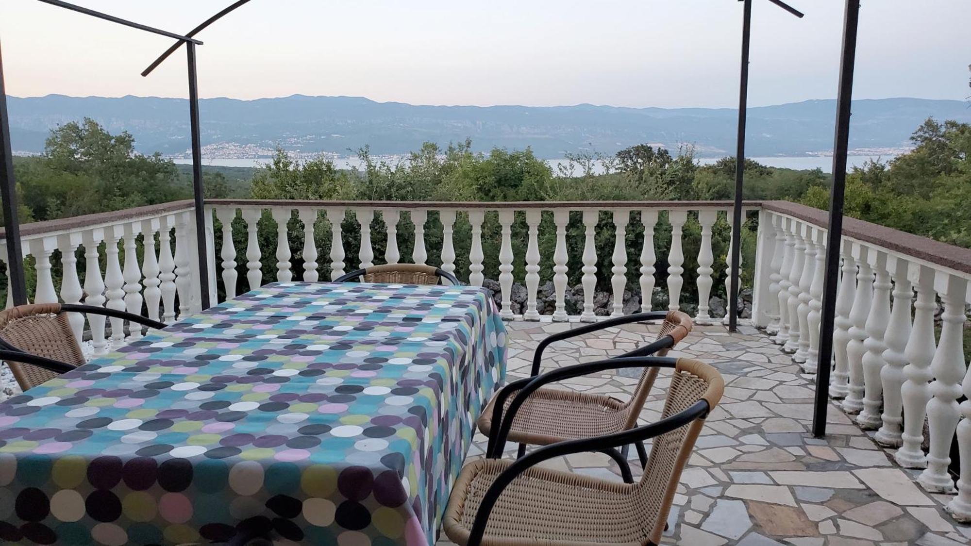Hilltop Villa Risika Luaran gambar